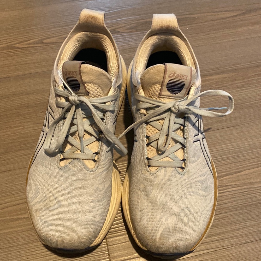 Asics Nimbus 25 running sneakers